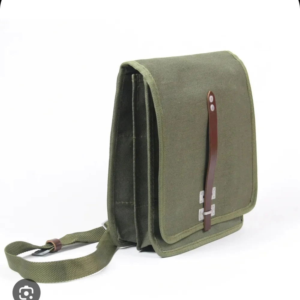 Vintage canvas army bag with extra strap